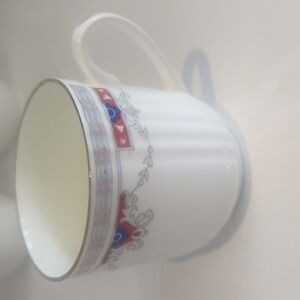 5 Lahorla Elegant White & Blue Fine Bone China Set - Great Condition